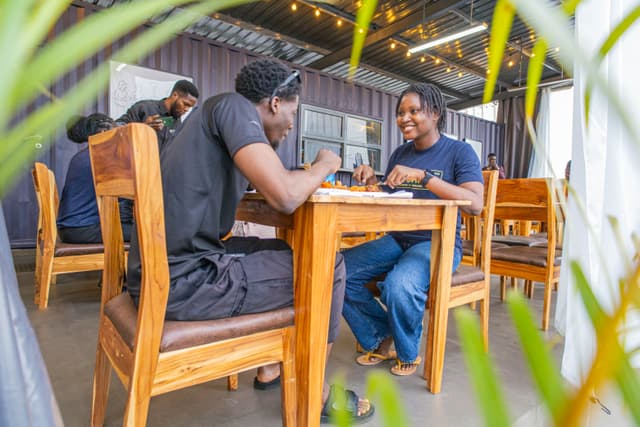 MORNING TO MIDDAY overlay